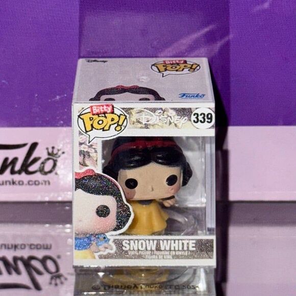 Snow White Funko Bitty Pop! Vinyl Figure from Disney Princess Series - Picture 1 of 6